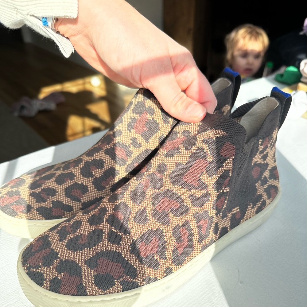 Rothy’s Chelsea boot cheetah size 10
